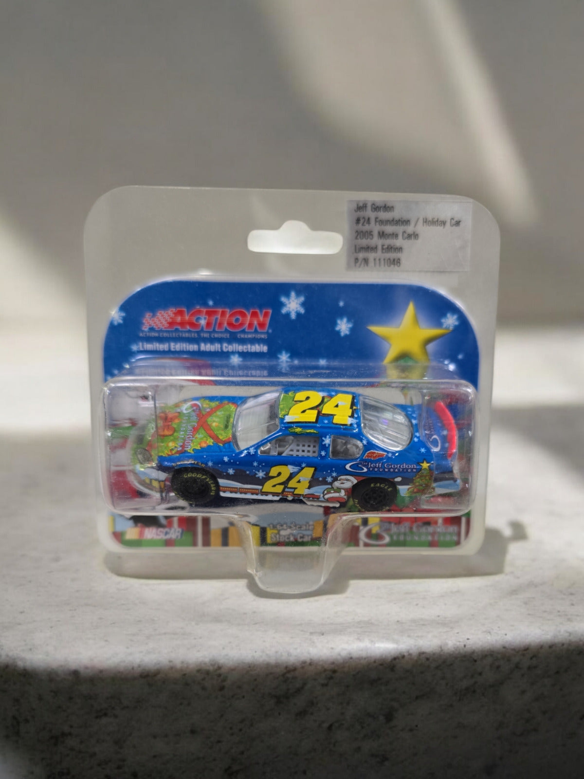 Action Collectable Jeff Gordon #24 Foundation Holiday Car 2005