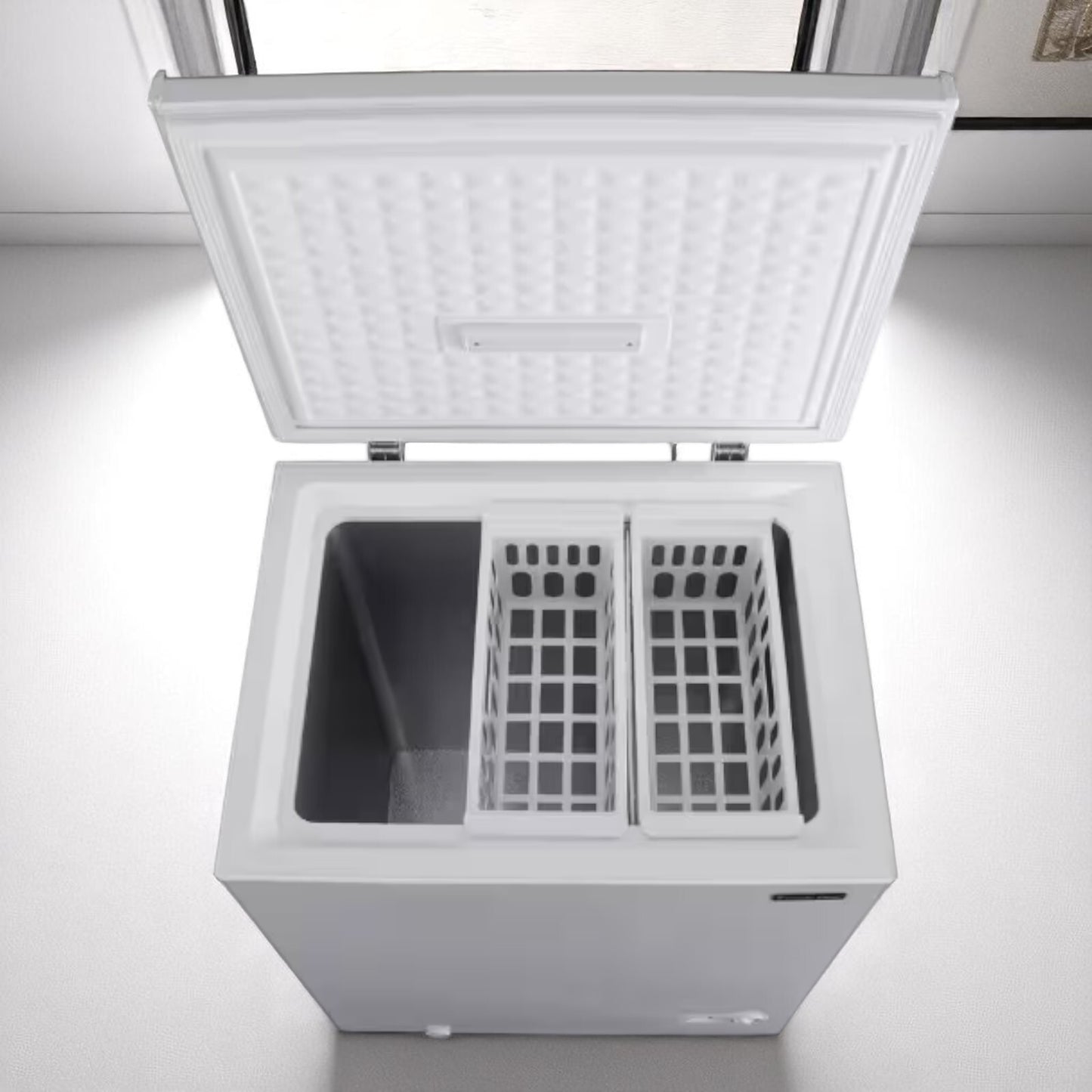 Vissani 5.0 cu. ft. Manual Defrost Chest Freezer with LED Light HMCF5W5