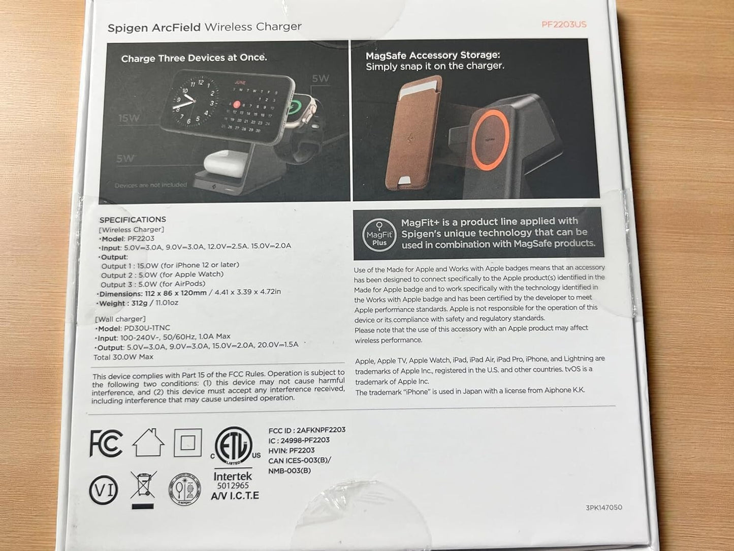 Spigen ArcField (MagFit+) 3 in 1 + a MagSafe Certified Charger Stand