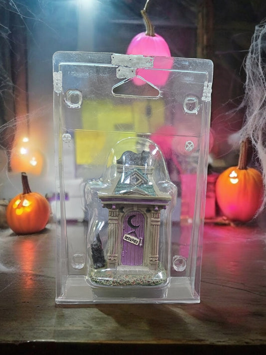 Lemax Spooky Town Haunted Outhouse with black cats #94523