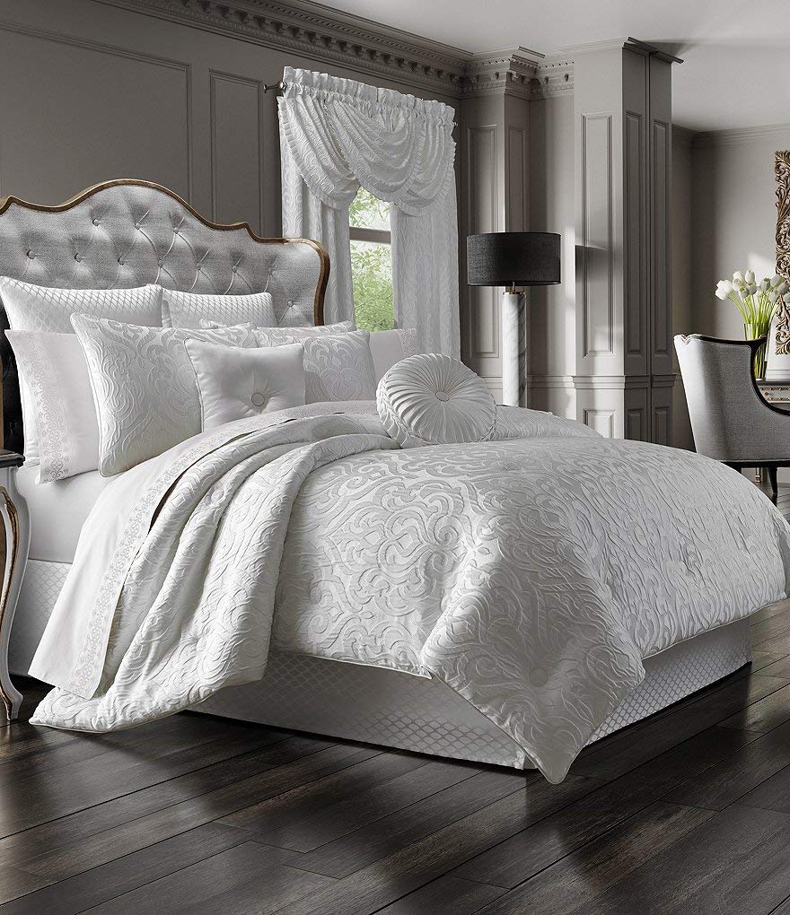 J. Queen New York Astoria Damask Queen Comforter Set in White