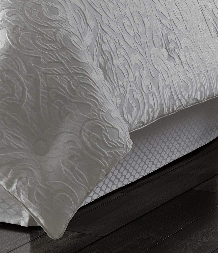 J. Queen New York Astoria Damask Queen Comforter Set in White