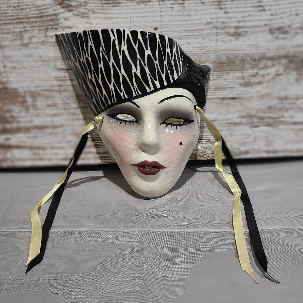 Unique Creations Hanging Lady Face Vintage Mask 136/500