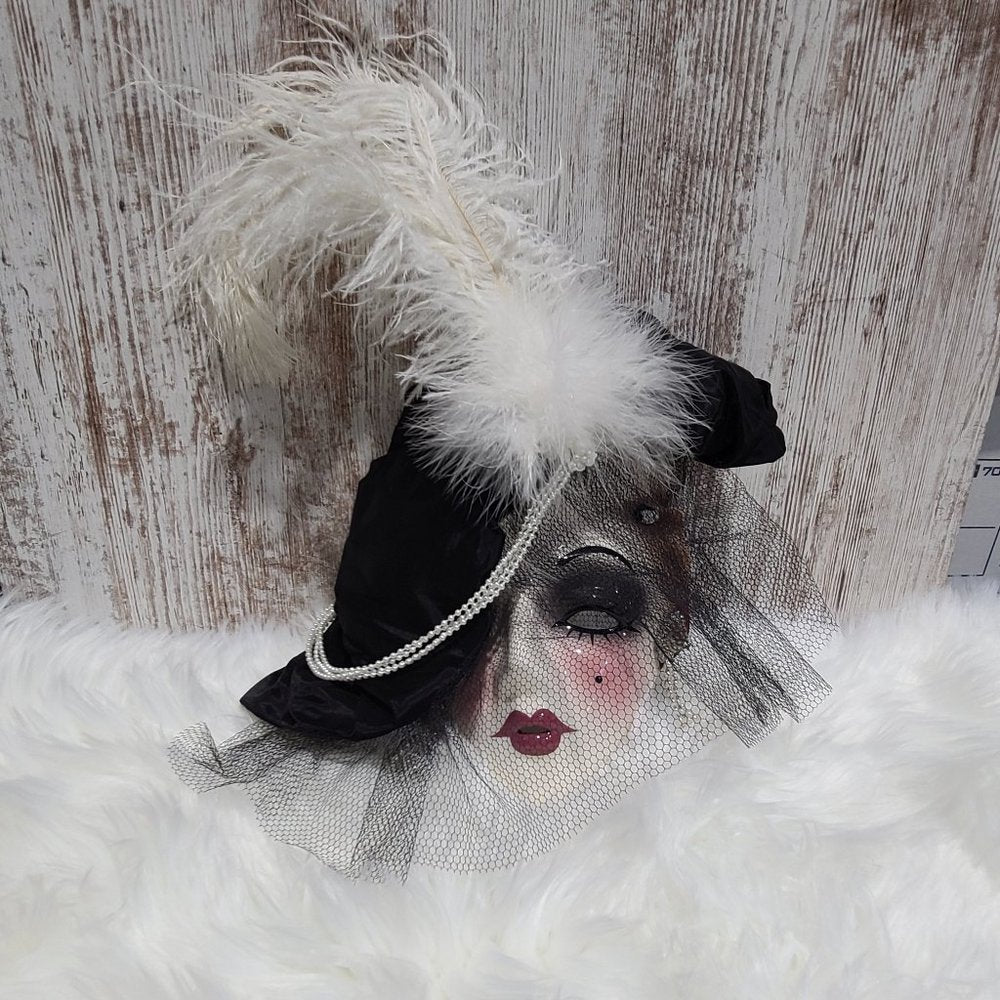 Unique Creations Hanging Lady Face 131/1000