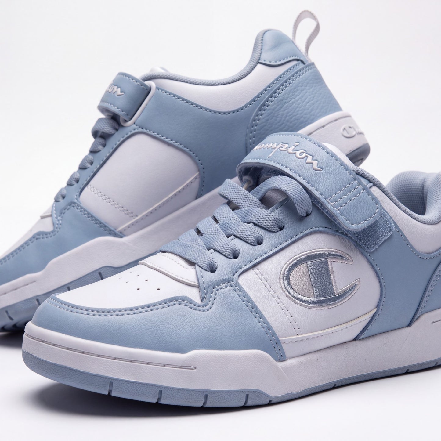 Champion Arena Power Lo V2  Kid's Sneaker Light Blue/White, size 11, 12, 1, 2,3