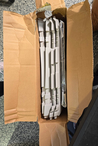 Suncast Deluxe Portable Pet Carrier with Handle, Taupe/Blue, 24" x 17.5" x 18.5"