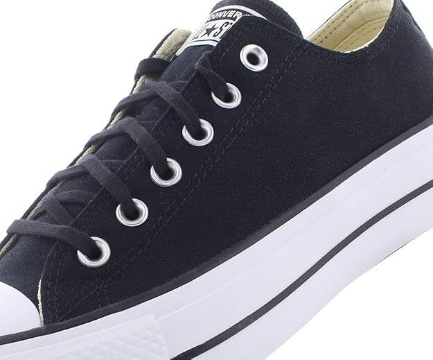 Woman's Fashion Sneakers Converse Chuck Taylor Platform Sneaker