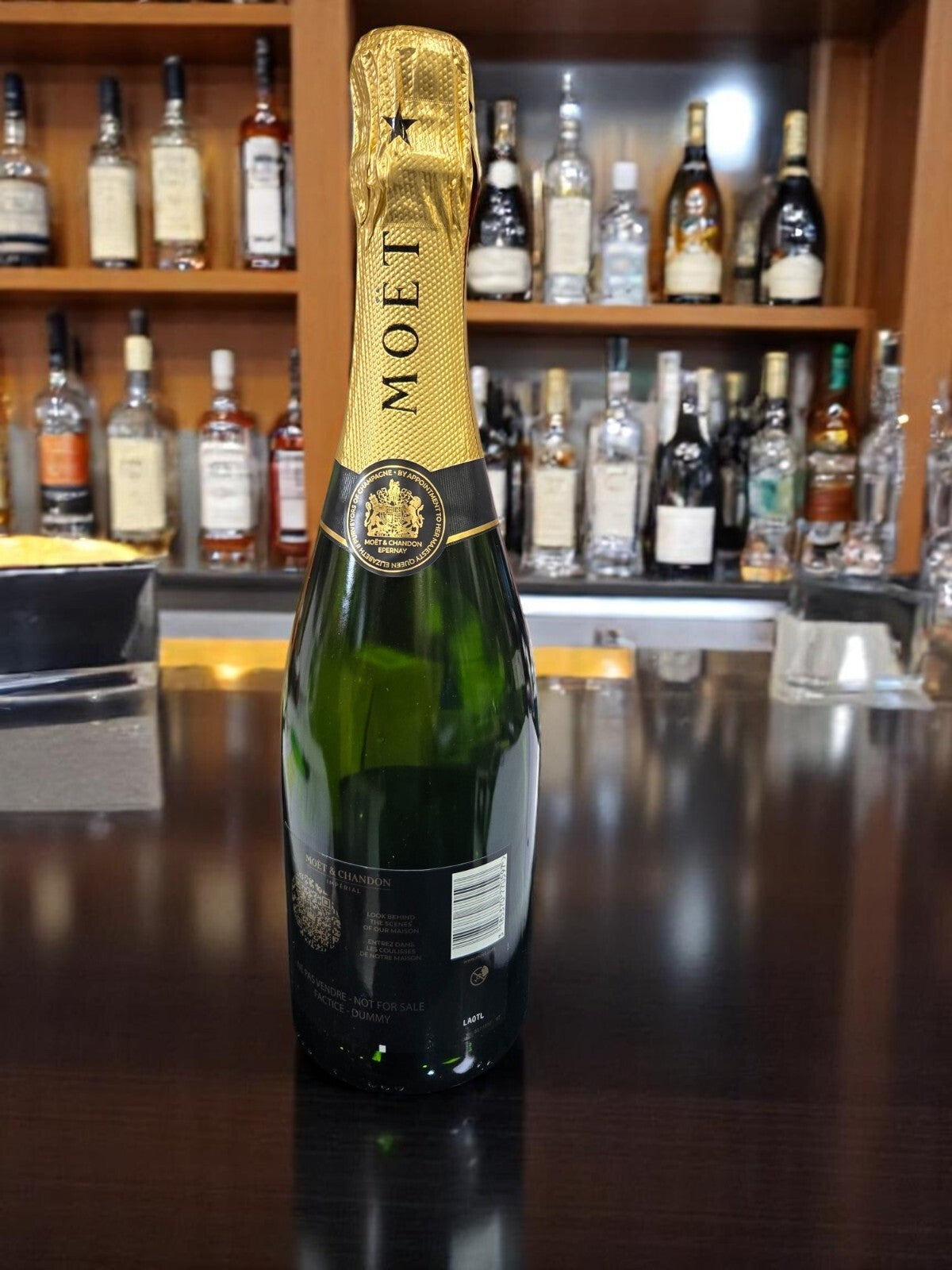 VINTAGE MOET & CHANDON BRUT IMPERIAL EMPTY DUMMY PROMOTIONAL DISPLAY BOTTLE 187m
