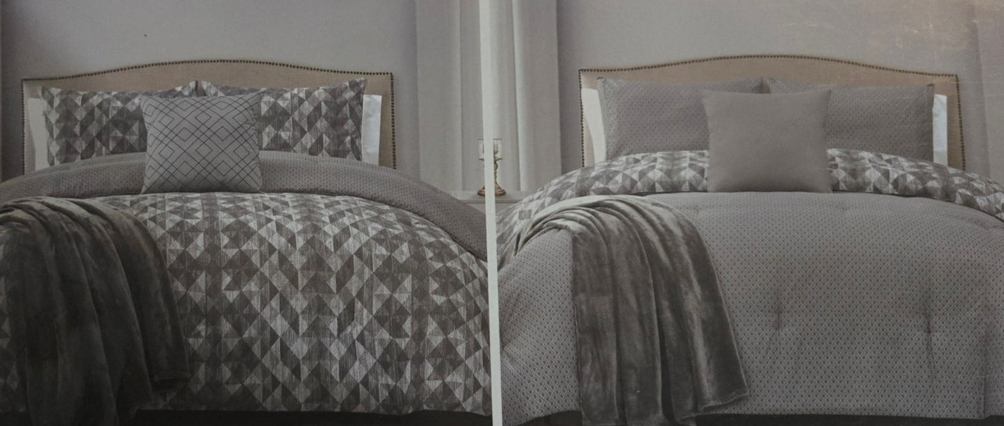 SALE New Style Sanctuary 5 Piece Queen Bedding Set (Reversible)