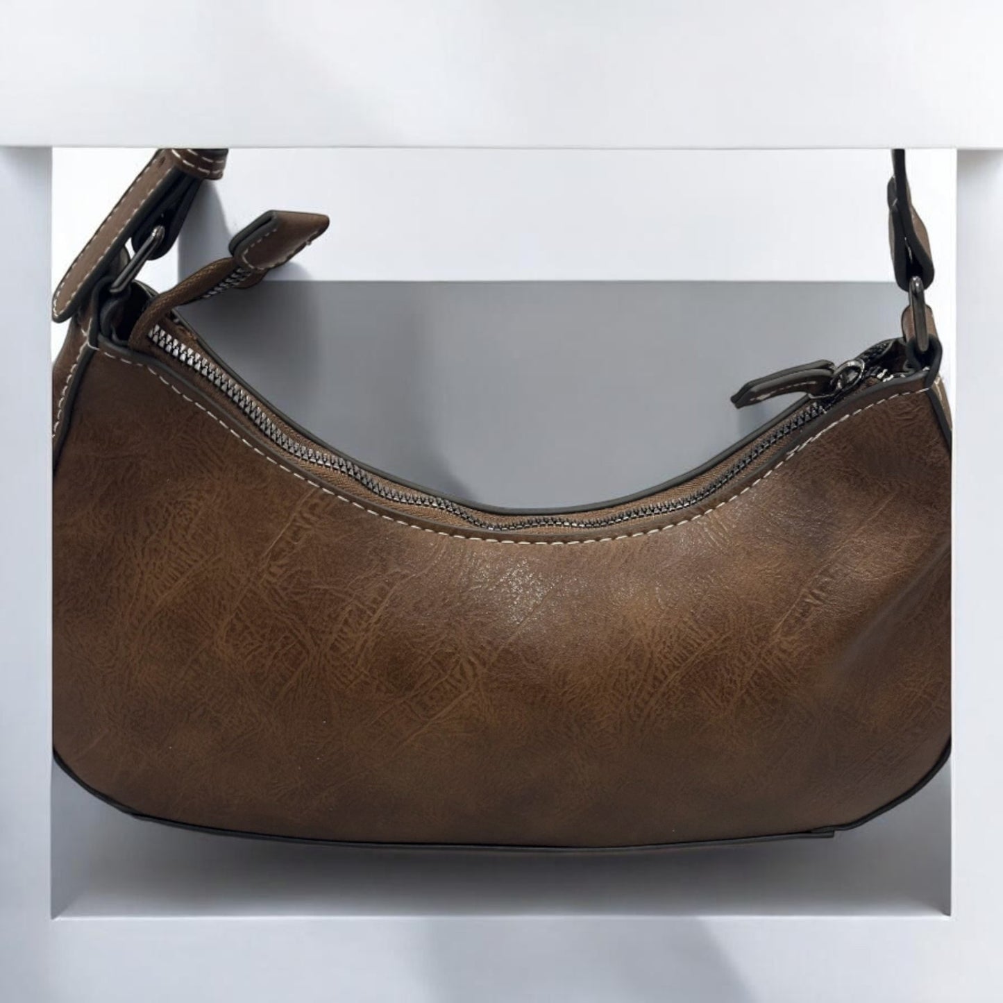 NWT Rein and Bridle Brown Faux Leather Women's Purse Western Bag. 12x7x2 Size