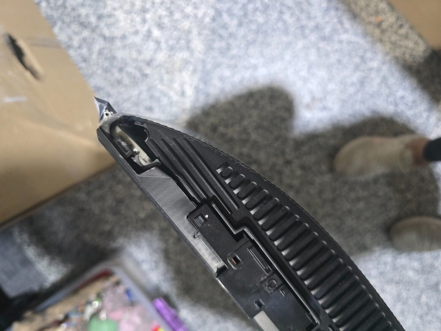 SAMSUNG 55-Inch Class Crystal UHD 4K DU7200 Series HDR Smart TV (For Parts Only)