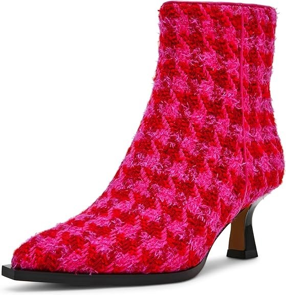 NIB Women's Betsey Johnson Louisa Pointed Toe Bootie in Fuschia Multi