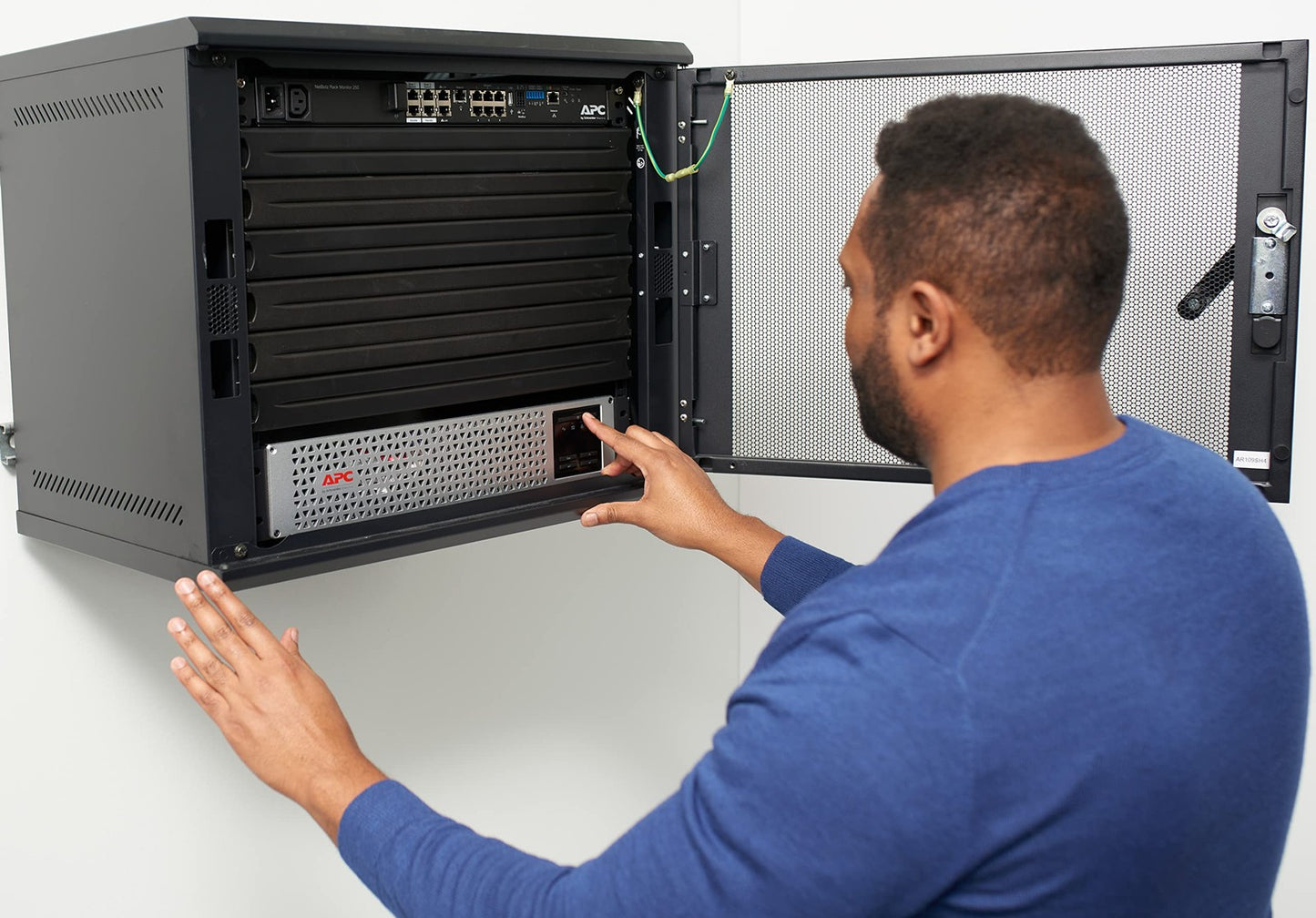 APC Smart-UPS Uninterruptible Power Supply