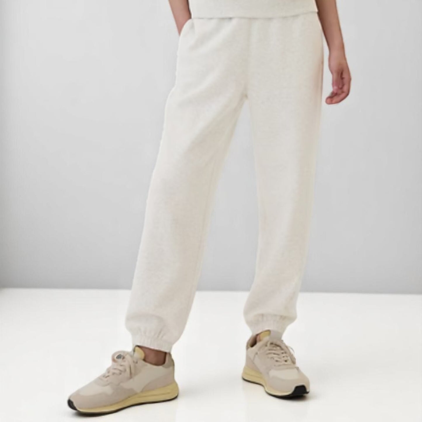 Gap Women's Elasticized cuffs/ Waist Fleece Joggers Pale Grey Heat