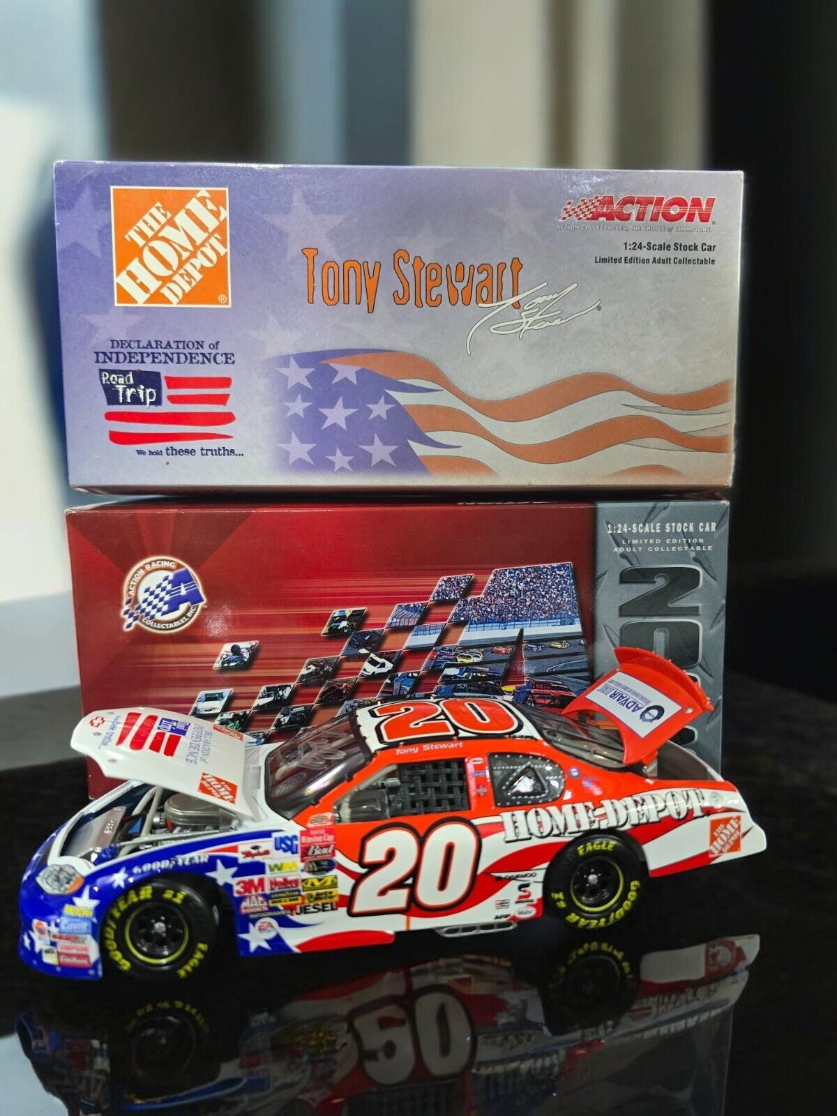 Signed Tony Stewart #20 2003 Home Depot Declaration of Independence 1:24 Car