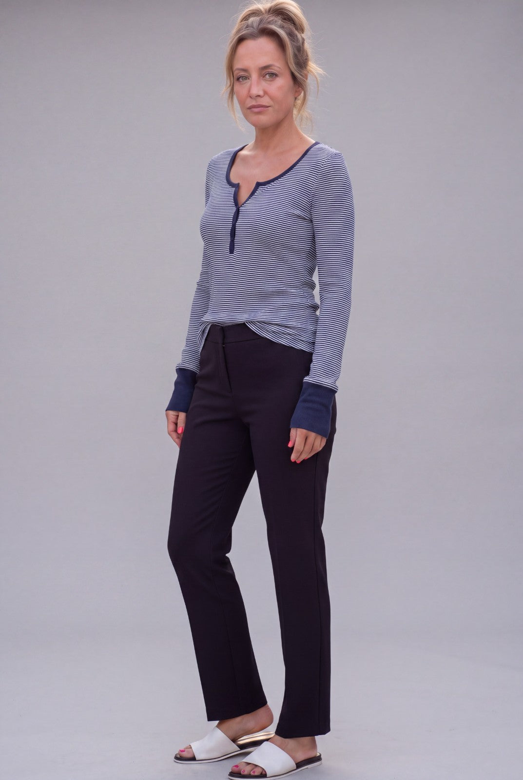 Frankee & Skylar Women's V-Neck Long Sleeve Blue & White Striped Shirt