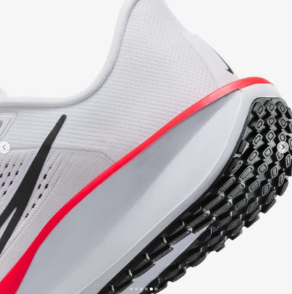 Woman's Sneakers Nike Quest 6 - FD6034-105 - Size 9 - White/Black-Crimson-Volt