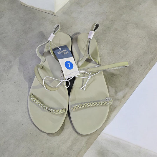 Universal Thread Women's Sage Green Sandals, Size 7