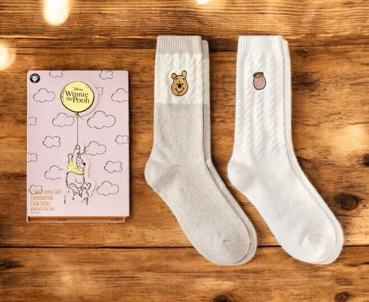 Women's Disney 2pk Winnie The Pooh Pop-Up Storybook Supersoft Crew Socks, 4-10