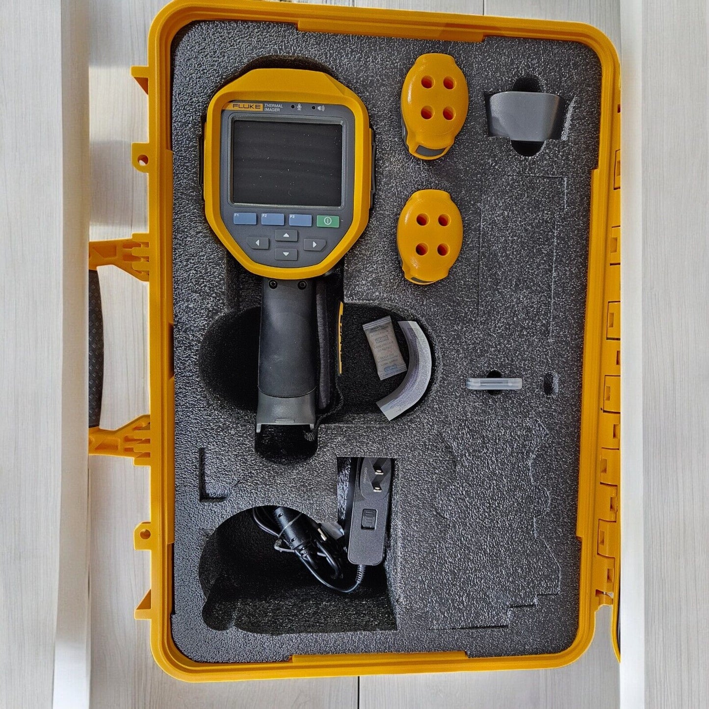 Fluke TI480PRO Ti480 PRO IR Fusion Thermal Imager Camera with 2 Batteries