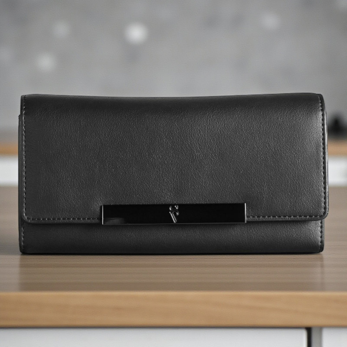 🔥 Simply Vera Vera Wang Lin Bar Flap Wallet in Black ⏩ Same Day Shipping  🔥