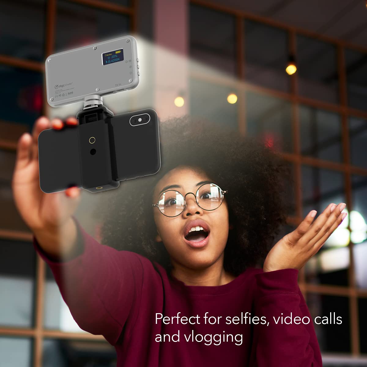 DIGIPOWER LED Video Light with 24 Brightness Levels, Colour Temperature Control and Light Filter, 112 LEDs + Universal Smartphone Holder for Mobile Phones, DSLR Cameras, Action Cams and Video Cameras