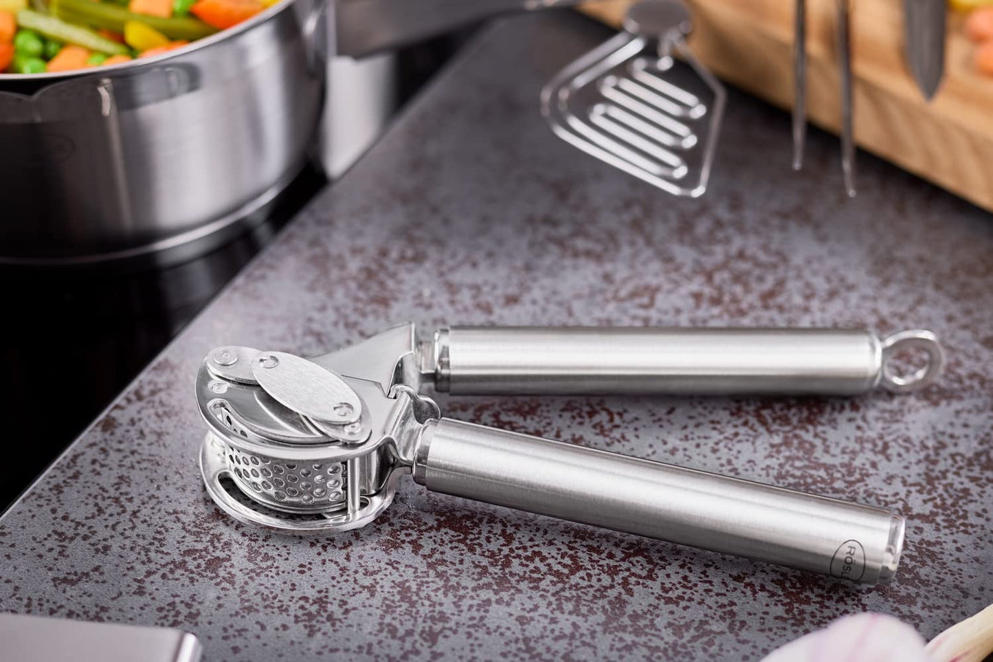 Rösle Stainless Steel Mincing Garlic / Ginger Press with Scraper, 9-inch