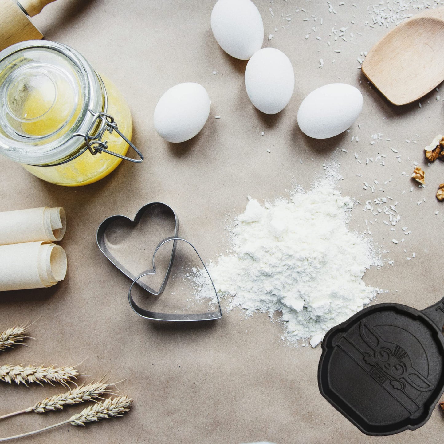 Star Wars DIY Pancake Making Kit, Mandalorian The Child Shaped Cast Iron Skillet with Mix for Pancakes, Baking Gift Sets, 3.52 Ounces