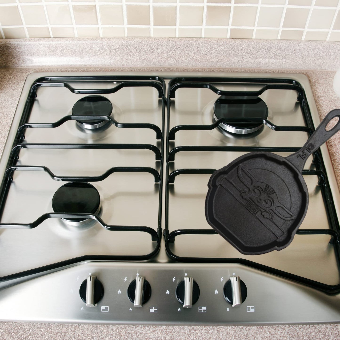 Star Wars DIY Pancake Making Kit, Mandalorian The Child Shaped Cast Iron Skillet with Mix for Pancakes, Baking Gift Sets, 3.52 Ounces