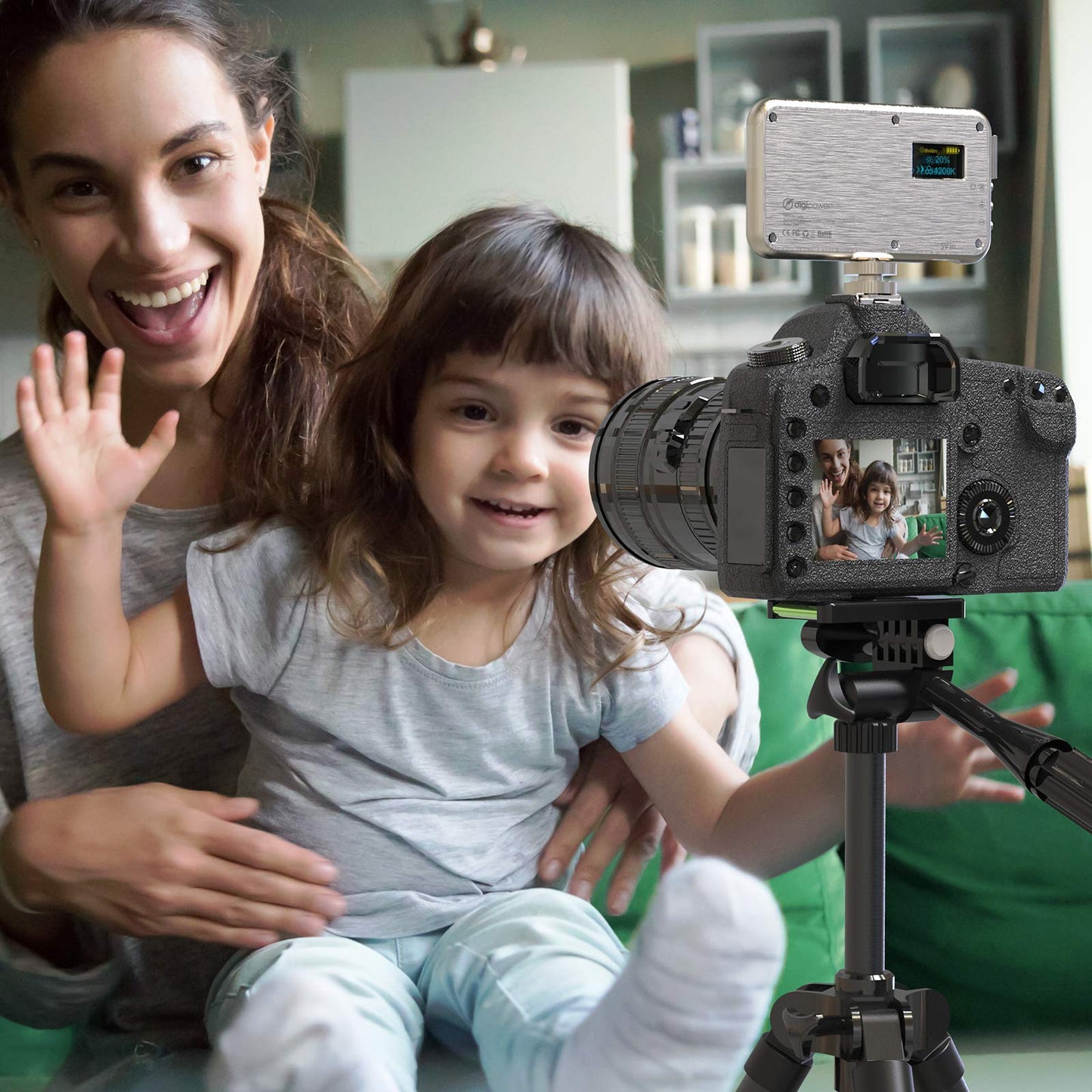 DIGIPOWER LED Video Light with 24 Brightness Levels, Colour Temperature Control and Light Filter, 112 LEDs + Universal Smartphone Holder for Mobile Phones, DSLR Cameras, Action Cams and Video Cameras