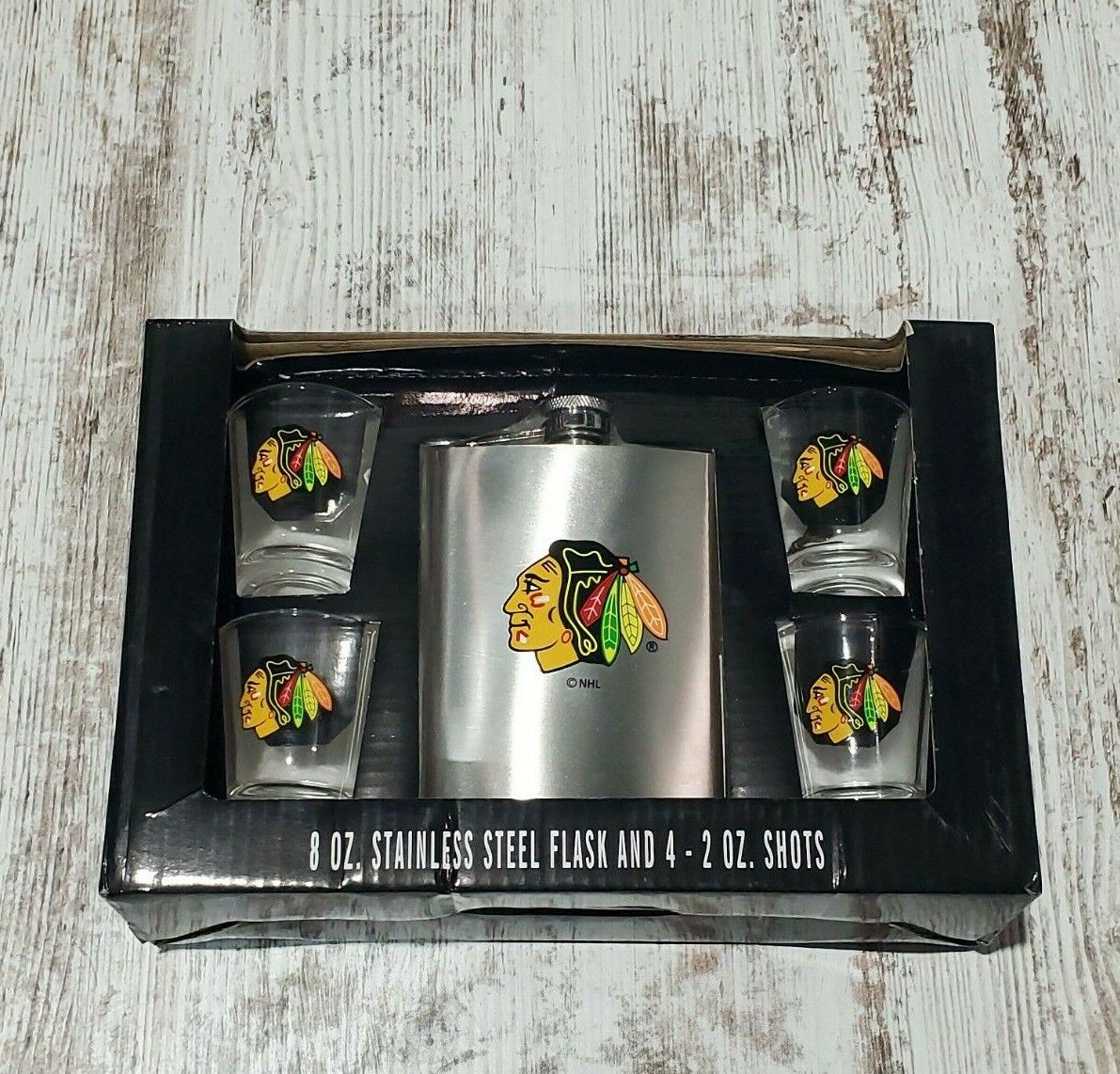 Chicago Blackhawks Flask and Shot Glasses Gift Set