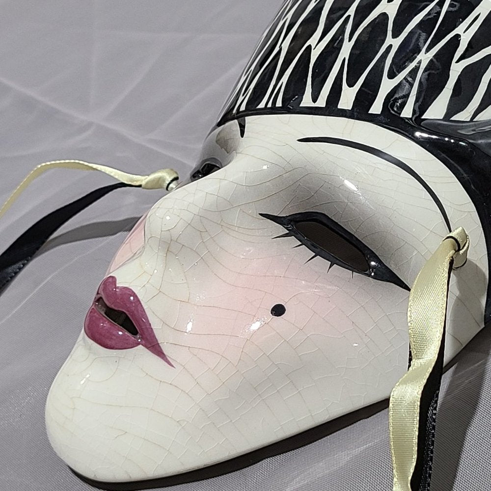 Unique Creations Hanging Lady Face Vintage Mask 136/500