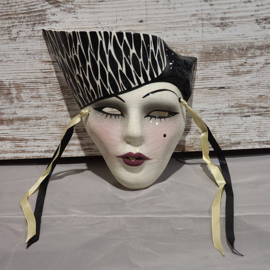 Unique Creations Hanging Lady Face Vintage Mask 136/500