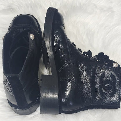 CHANEL Calfskin Pearl Combat Ankle Boots 41.5, Black