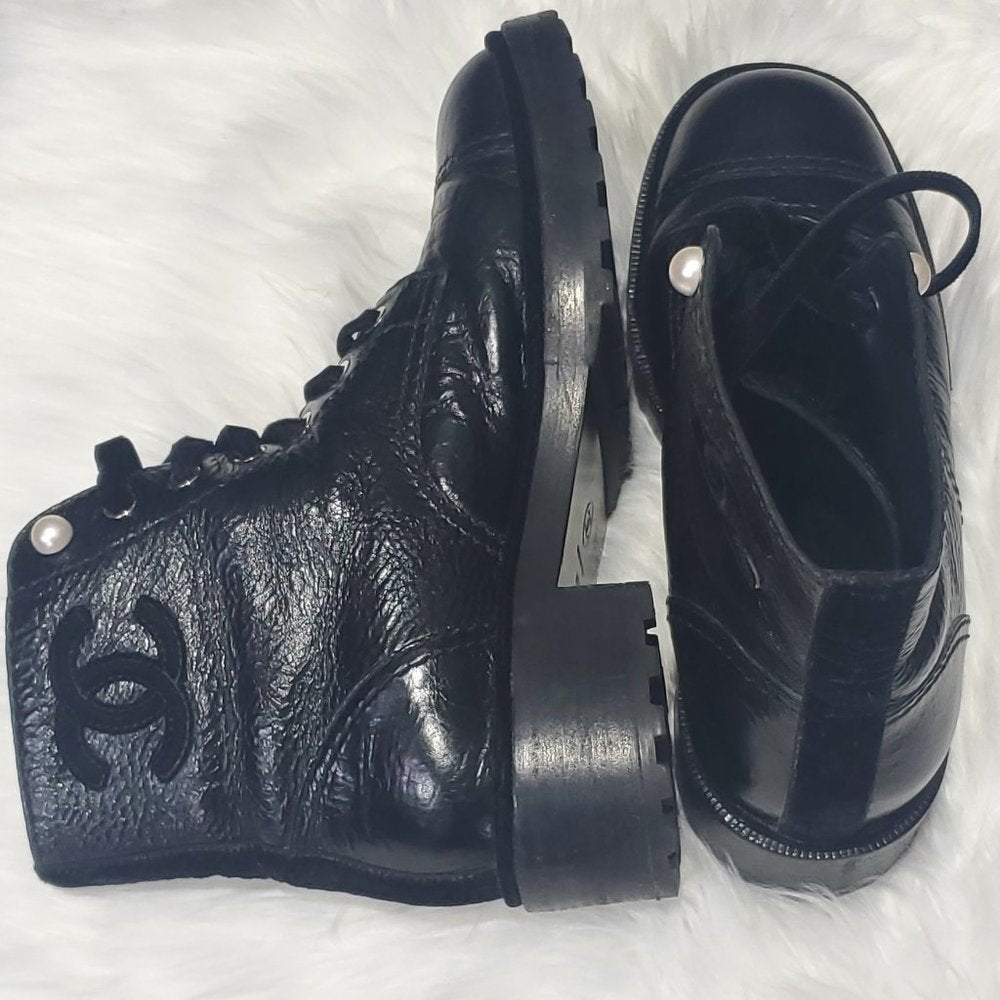 CHANEL Calfskin Pearl Combat Ankle Boots 41.5, Black