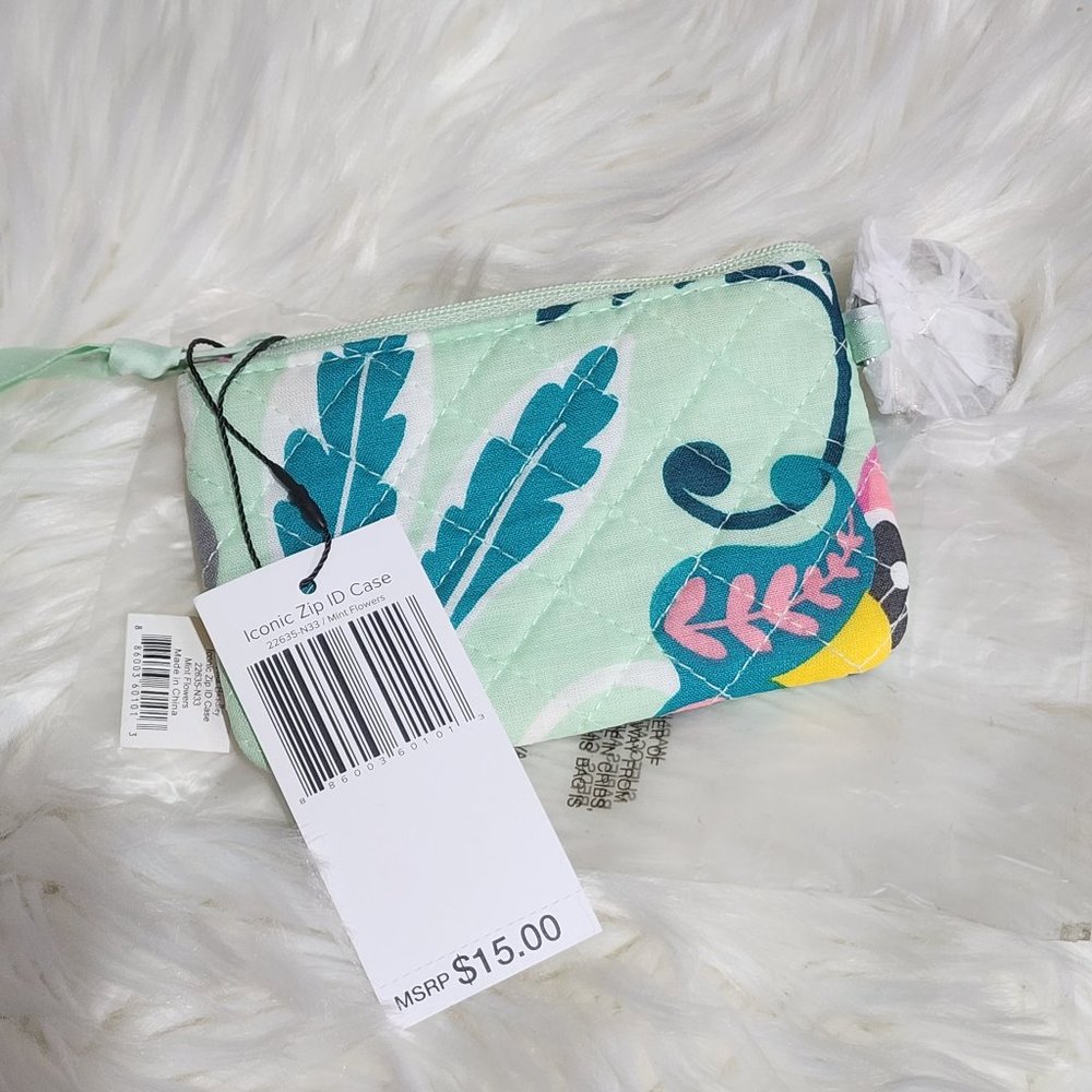 Vera Bradley Iconic Zip ID Case, Mint Flowers- NWT🌸